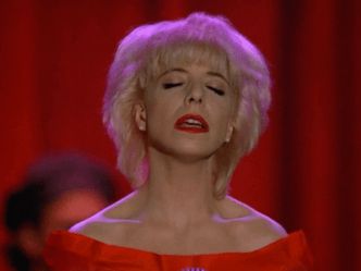What is the name of the singer who soundtracks much of Twin Peaks and is featured at the Roadhouse?
