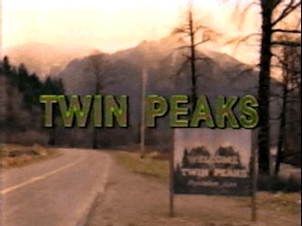 Which US state is home to the fictional town of Twin Peaks?