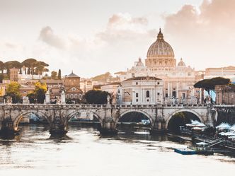 Which river runs through Rome? 