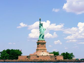 Which country gifted the Statue of Liberty to the United States?