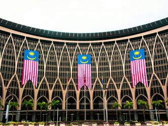 What colour does NOT appear on Malaysia's flag?