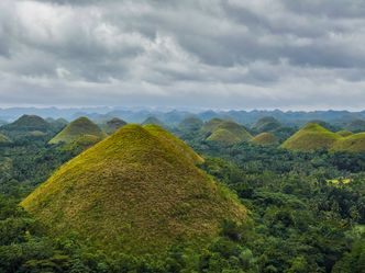In which country can you find the Chocolate Hills?