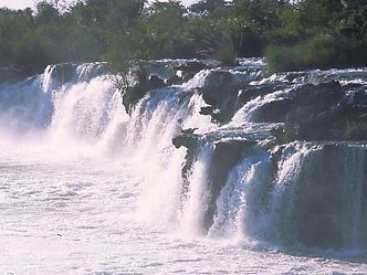 On what river would you find the Ngonye Falls?