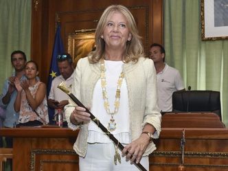 This is María Ángeles Muñoz, mayor of Marbella. Which party does she belong to?