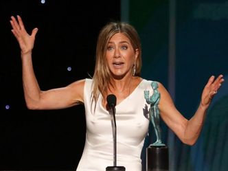 Jennifer Aniston turned down a role on late-night comedy showcase, "Saturday Night Live". True or False?