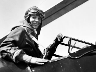 Who was the first female aviator to fly solo across the Atlantic Ocean?