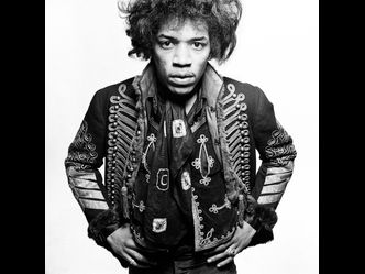 Who is known for famous photographs of The Rolling Stones and Jimi Hendrix?