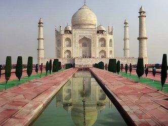 In which present-day state is the Taj Mahal located?
