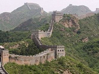 How long approximately is the Great Wall of China?