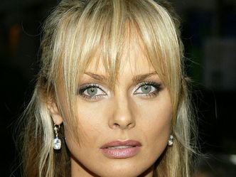 Izabella Scorupco was casted against which James Bond actor?