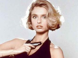 Maryam d'Abo was casted against which James Bond actor?