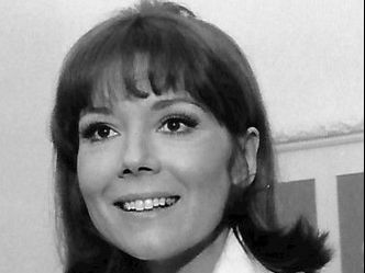 Diana Rigg was casted against which James Bond actor?