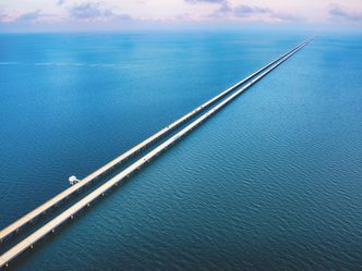 Where is the longest bridge in the world?