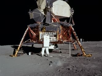What is the name of the module used to land on the moon during the Apollo missions