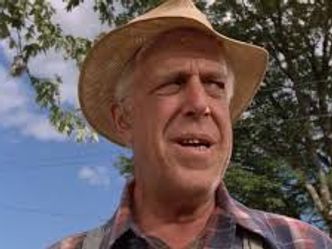 Fred Gwynne, the judge in this movie, is well known for his role in which famous horror flick?