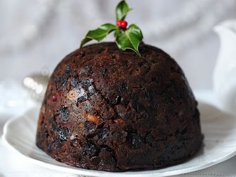 In the UK which Christmas dessert is traditionally made with suet and dried fruits?