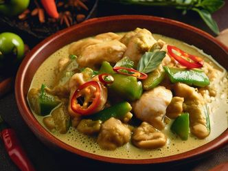 What is the MAIN ingredient in a traditional Thai green curry?