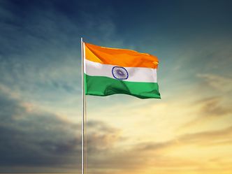 Who designed the current Indian flag?