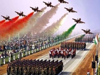 How many kilometers do the different groups cover during the final Republic Day Parade?